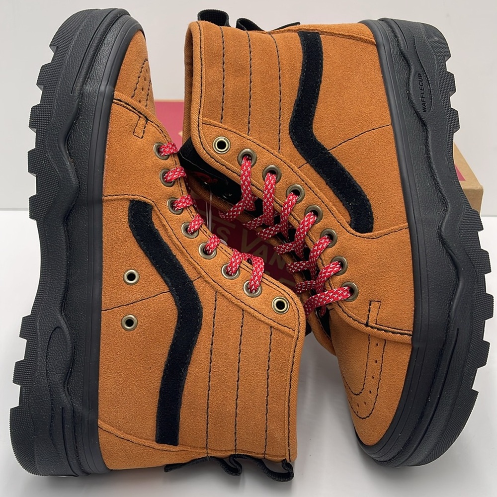 Vans WMNS Sentry Sk8-Hi Hiker Suede Brown/Black
VN0A5KY5Y49 Sneakers - Picture 11 of 16